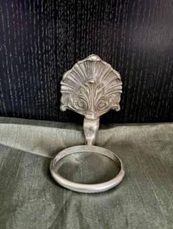 Patère rocaille en laiton style Louis XV