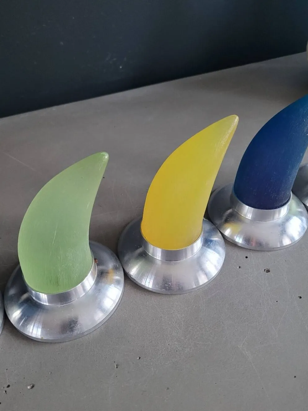 6 patères cornes vintages en résine et aluminium