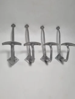 4 patères en aluminium