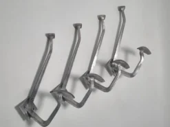 4 patères en aluminium