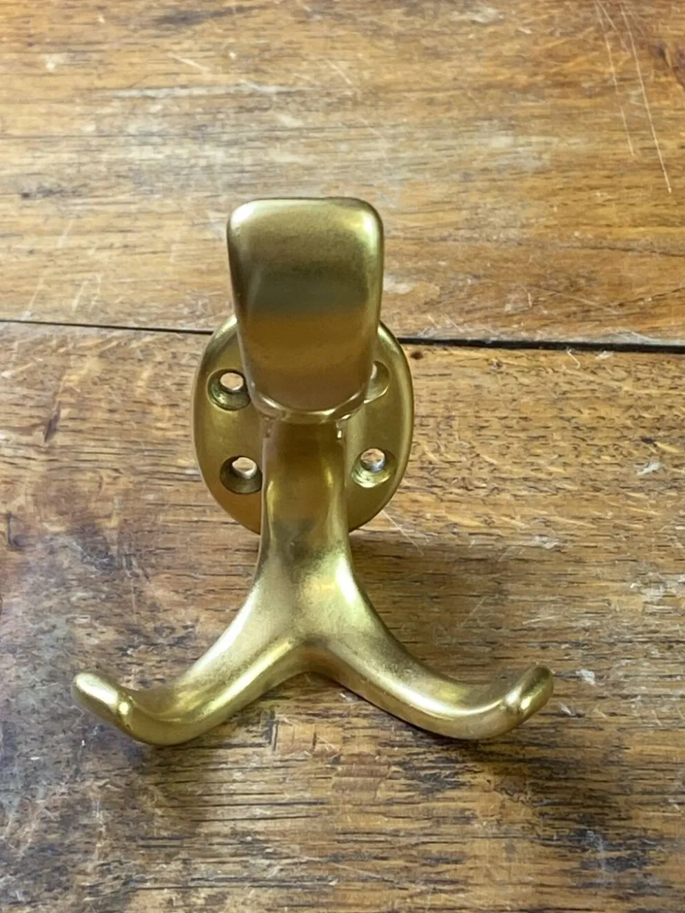 Patères en aluminium de couleur dorée