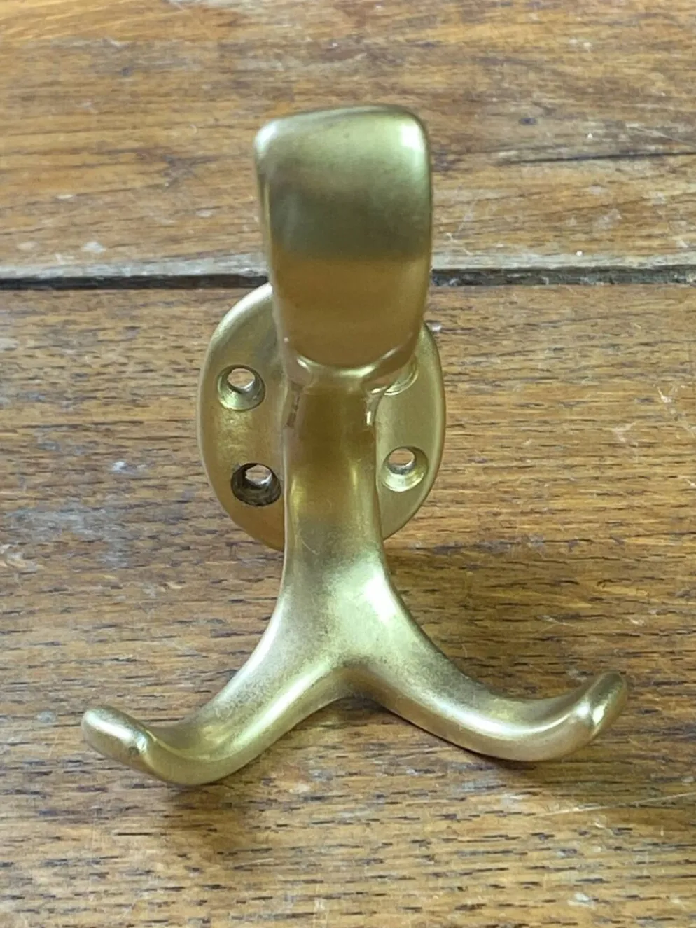Patères en aluminium de couleur dorée