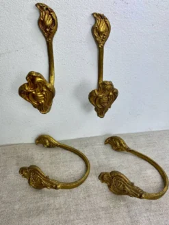 Patères en bronze