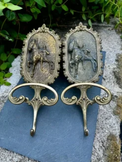 2 patères en laiton vintage