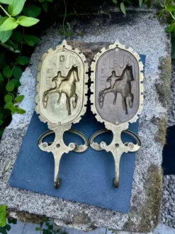 2 patères en laiton vintage