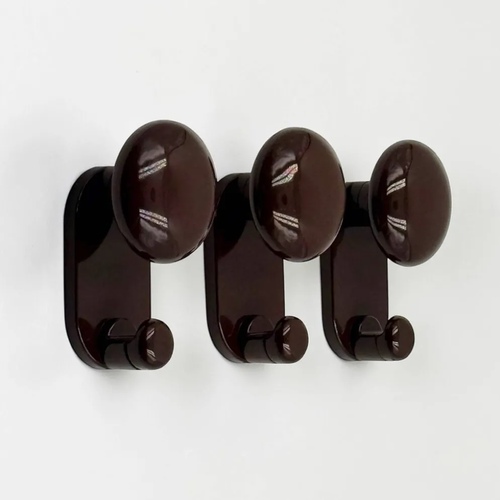 Patères en plastique brun design Carlo Bartoli pour Con et Con, Italie années 70