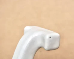 Patères en porcelaine blanche, années 50