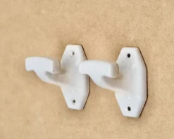 Patères en porcelaine blanche, années 50