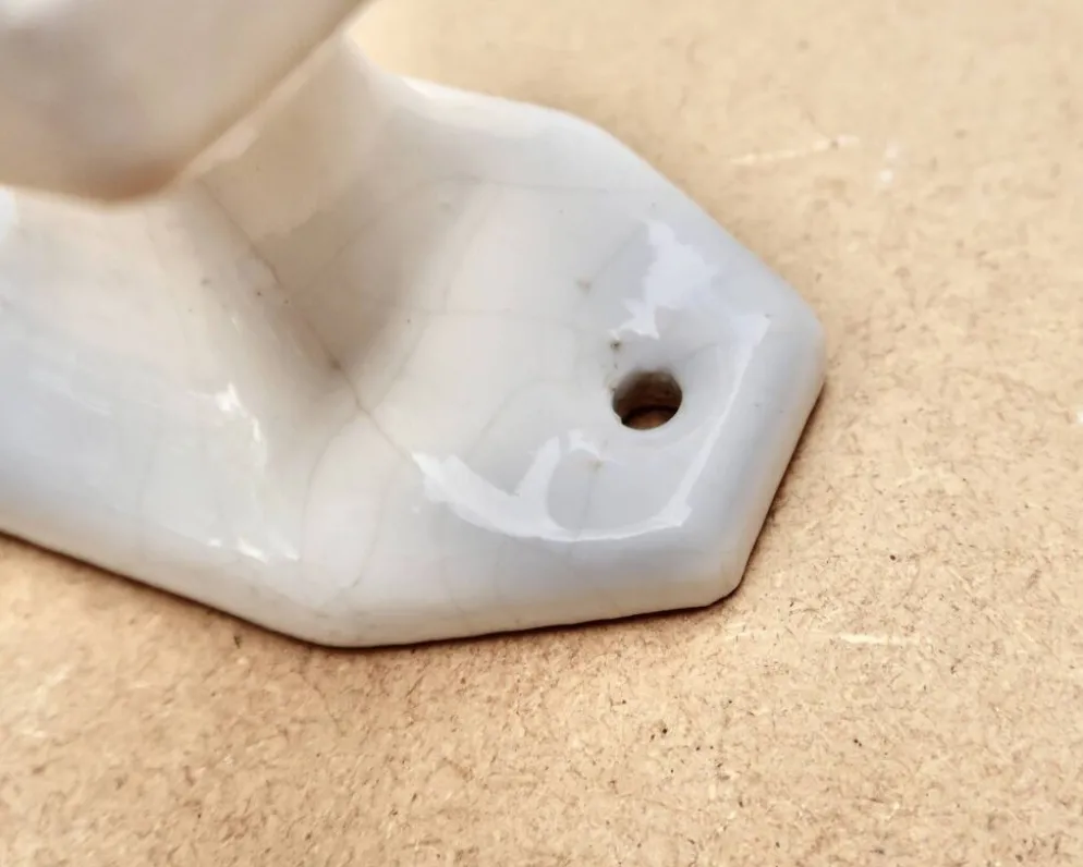 Patères en porcelaine blanche, années 50