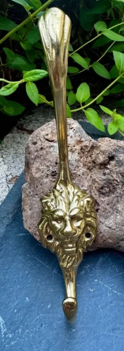 2 patères lion en laiton massif Art Nouveau