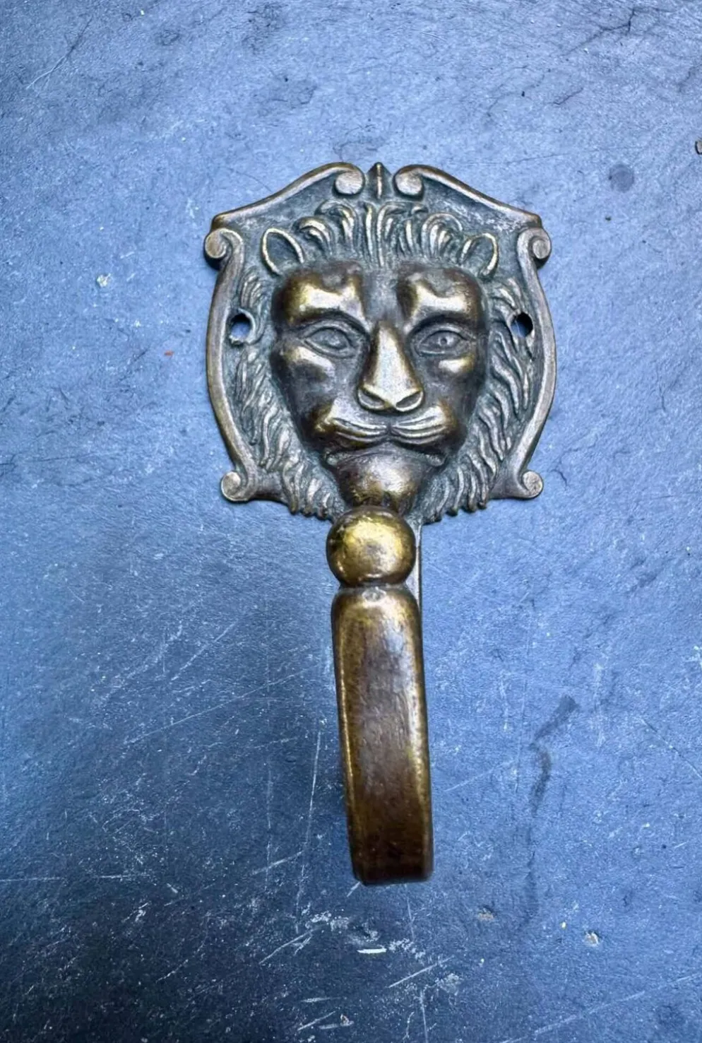 3 patères lion en laiton massif baroque