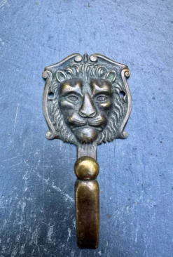 3 patères lion en laiton massif baroque
