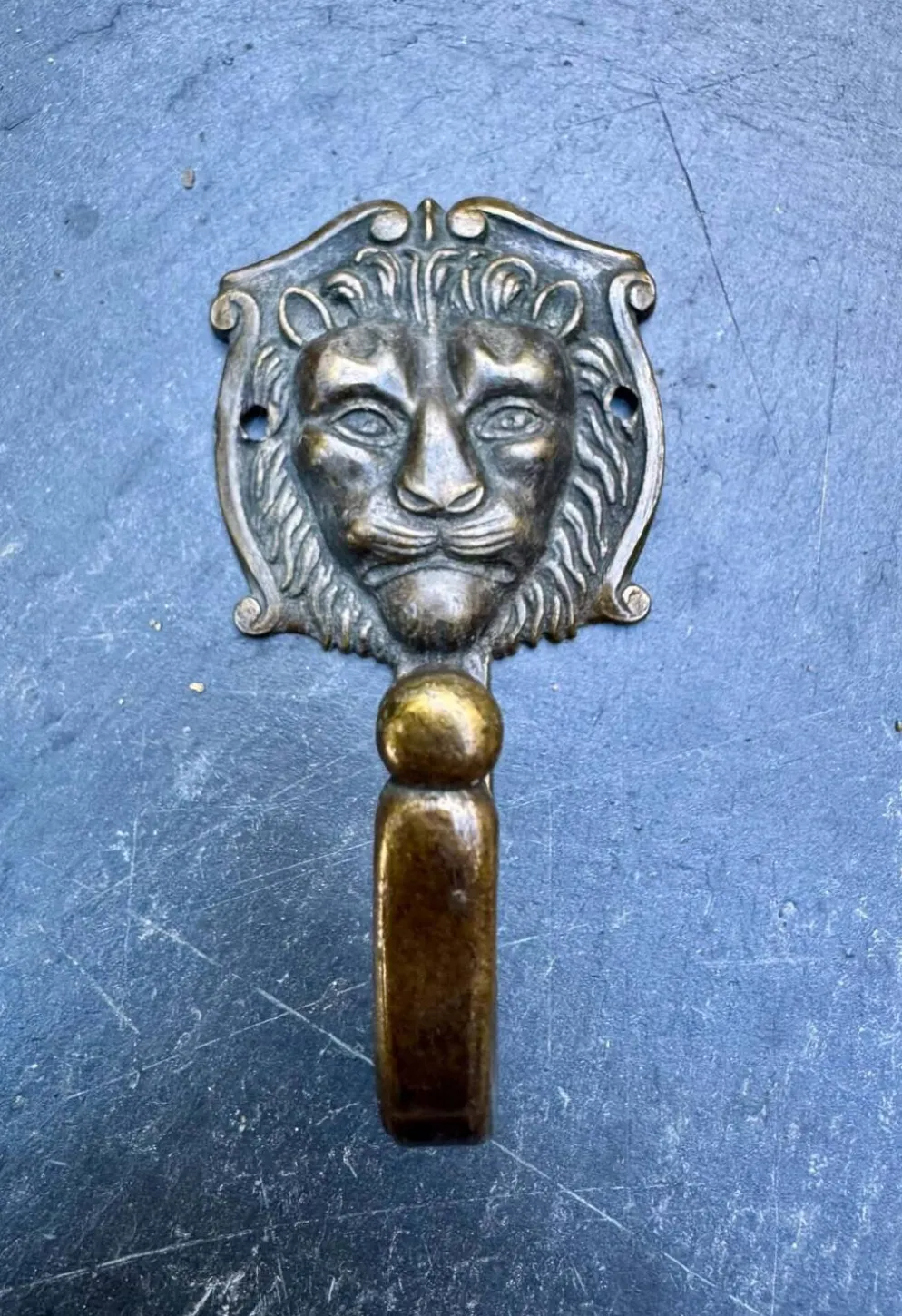 3 patères lion en laiton massif baroque
