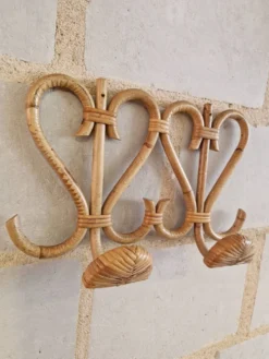 Patères porte manteau en rotin