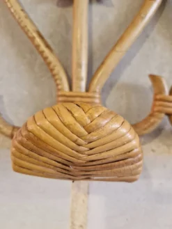 Patères porte manteau en rotin