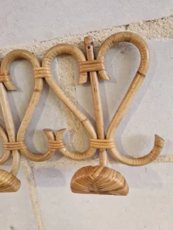 Patères porte manteau en rotin