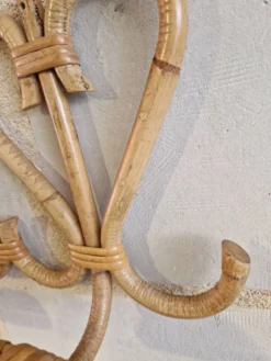Patères porte manteau en rotin