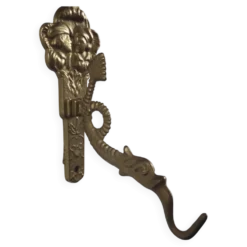 Patère vintage en laiton doré à motif créature marine et médaillon tro