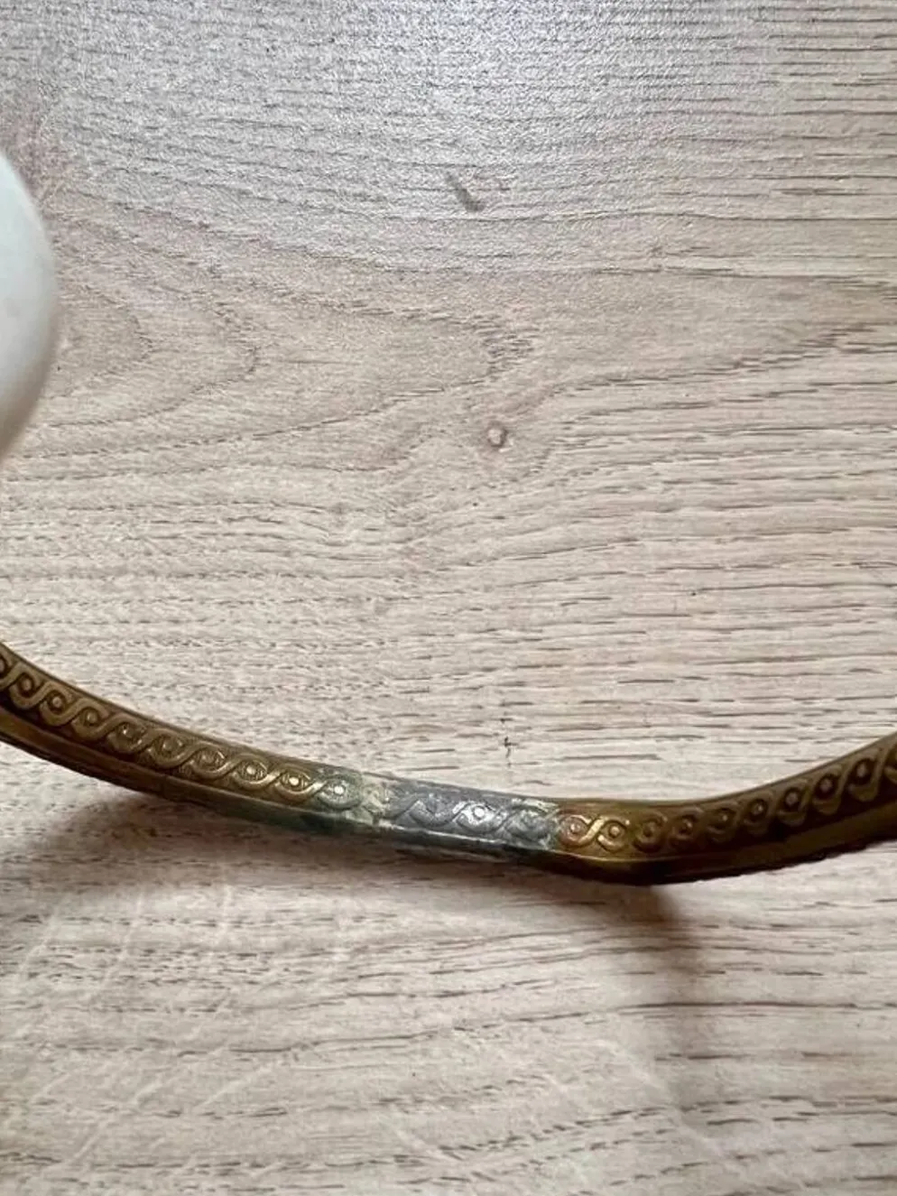 Patère vintage laiton doré avec bouton style ivoire