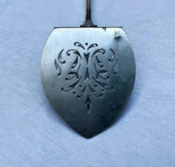 Pelle et cuillère saupoudreuse