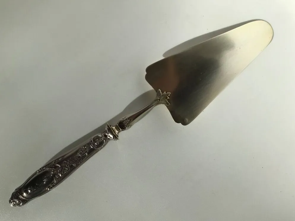 Pelle à gâteau ou tarte XIXe métal argenté gravé poinçon