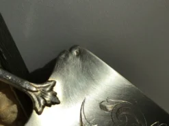 Pelle à gâteau ou tarte XIXe métal argenté gravé poinçon