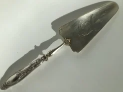 Pelle à gâteau ou tarte XIXe métal argenté gravé poinçon