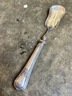 Pelle à mignardise Perrin, couvert de service en argent chiffré