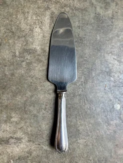 Pelle à tarte Christofle en métal argenté, motif