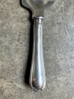 Pelle à tarte Christofle en métal argenté, motif