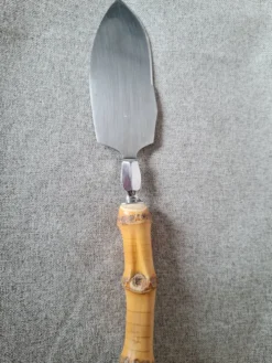 Pelle à tarte manche en bambou