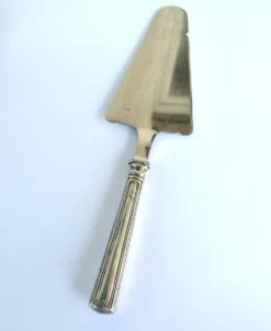 Pelle à tarte vintage en métal argenté et lame inox - Décor au filet contour