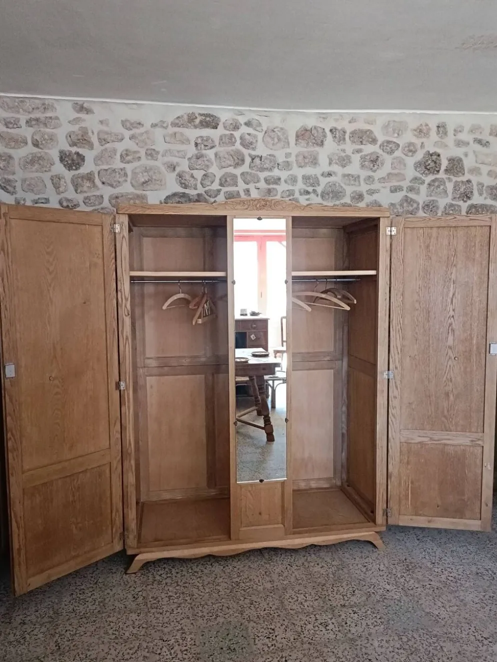 Penderie Art Déco en chêne rénovée