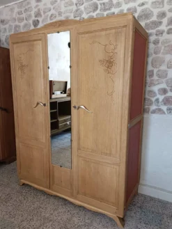Penderie Art Déco en chêne rénovée
