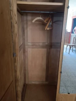 Penderie Art Déco en chêne rénovée