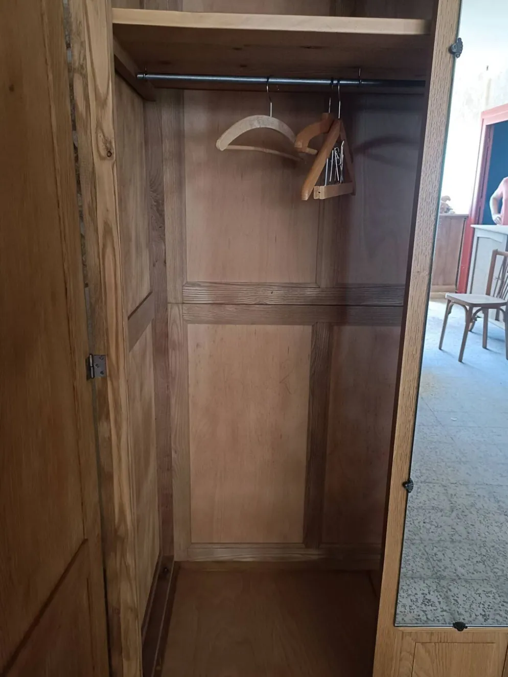 Penderie Art Déco en chêne rénovée