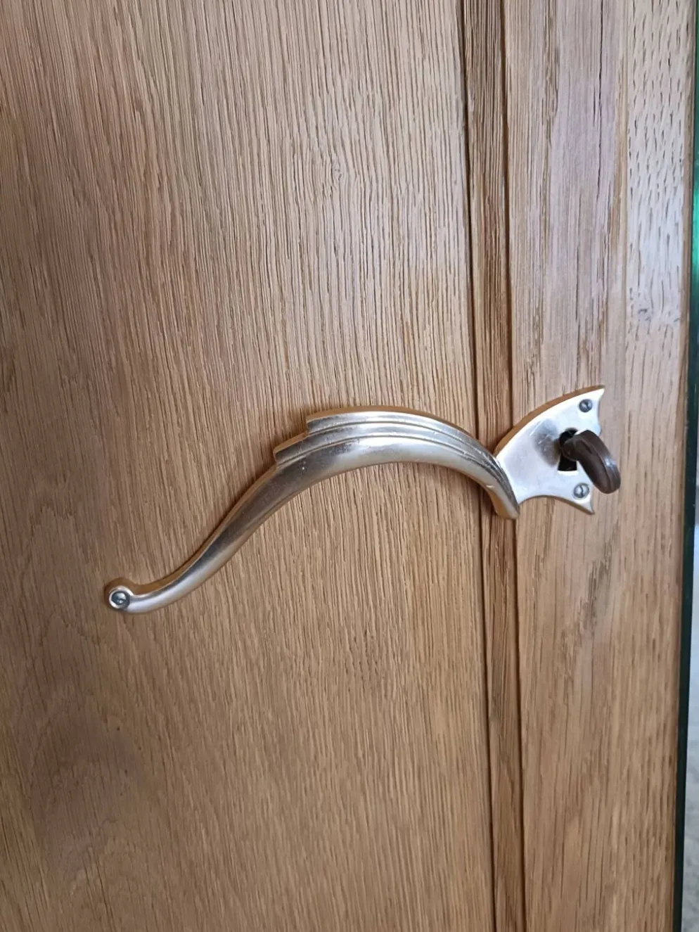 Penderie Art Déco en chêne rénovée