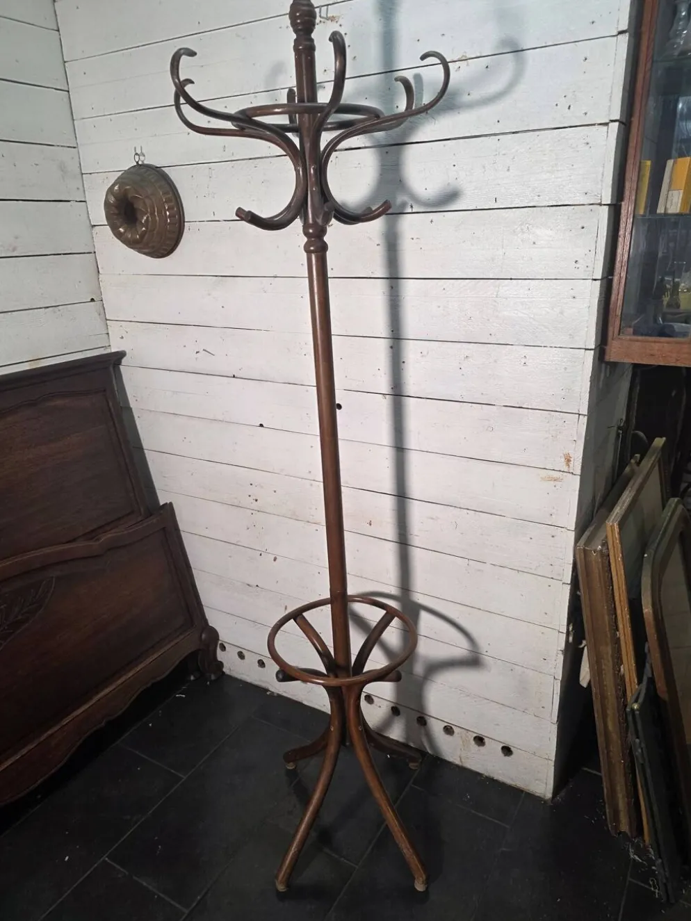 Perroquet ancien en bois courbé + porte parapluie