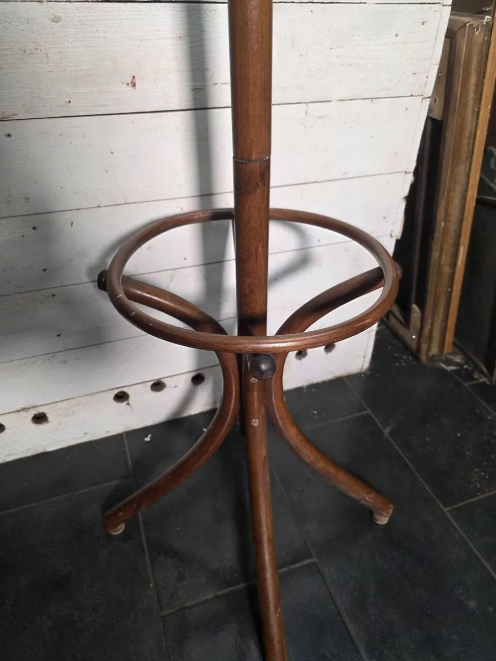 Perroquet ancien en bois courbé + porte parapluie