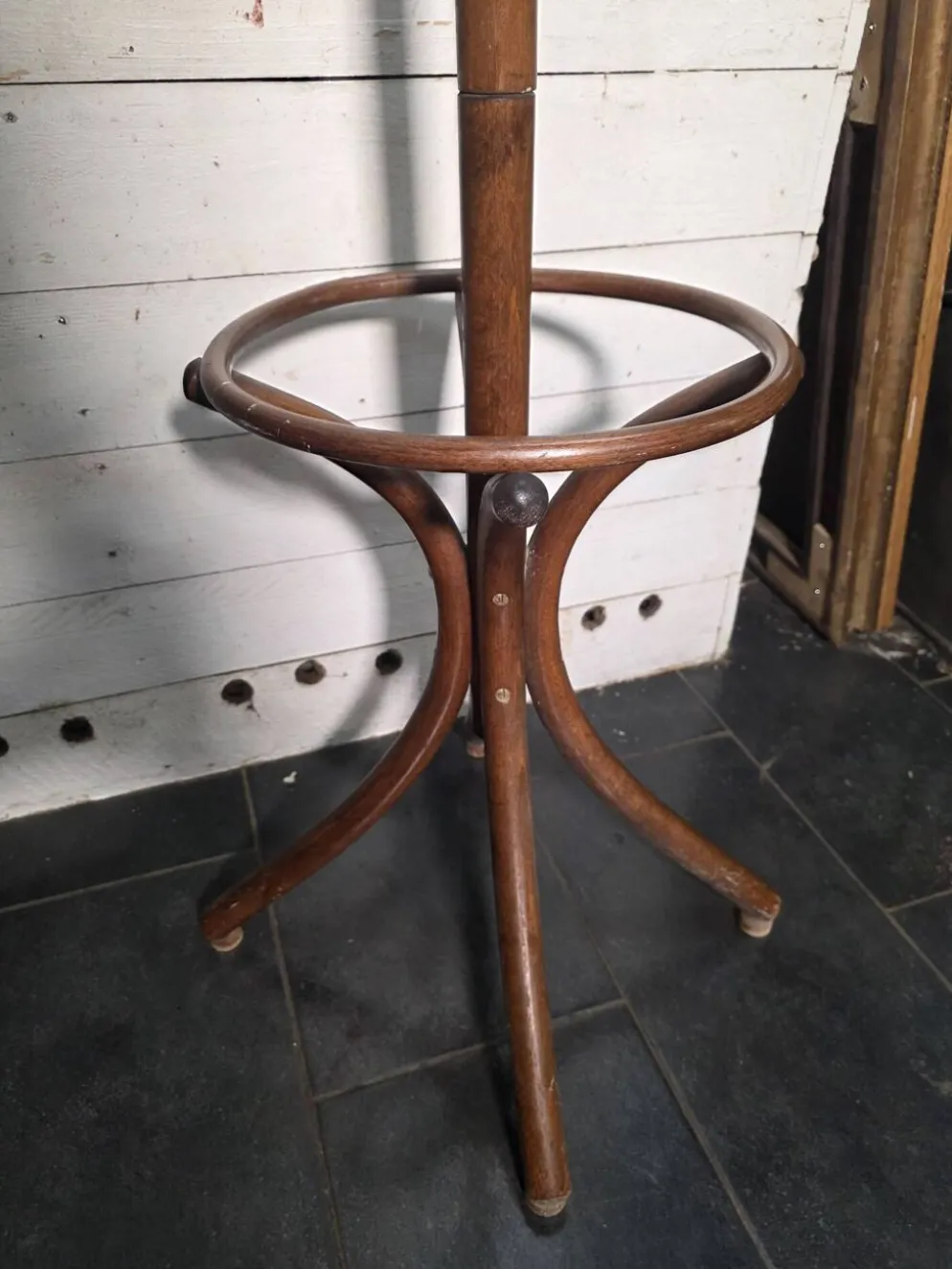 Perroquet ancien en bois courbé + porte parapluie