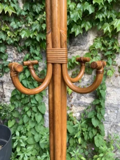 Perroquet portemanteau en rotin vintage 1970