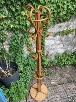 Perroquet portemanteau en rotin vintage 1970