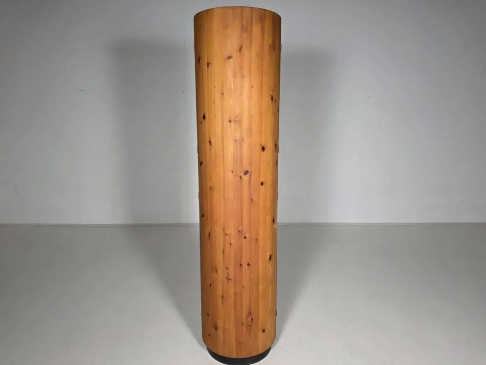 Peter Opsvik “Passion” Cylindra armoire en pin, Norvège, 1986