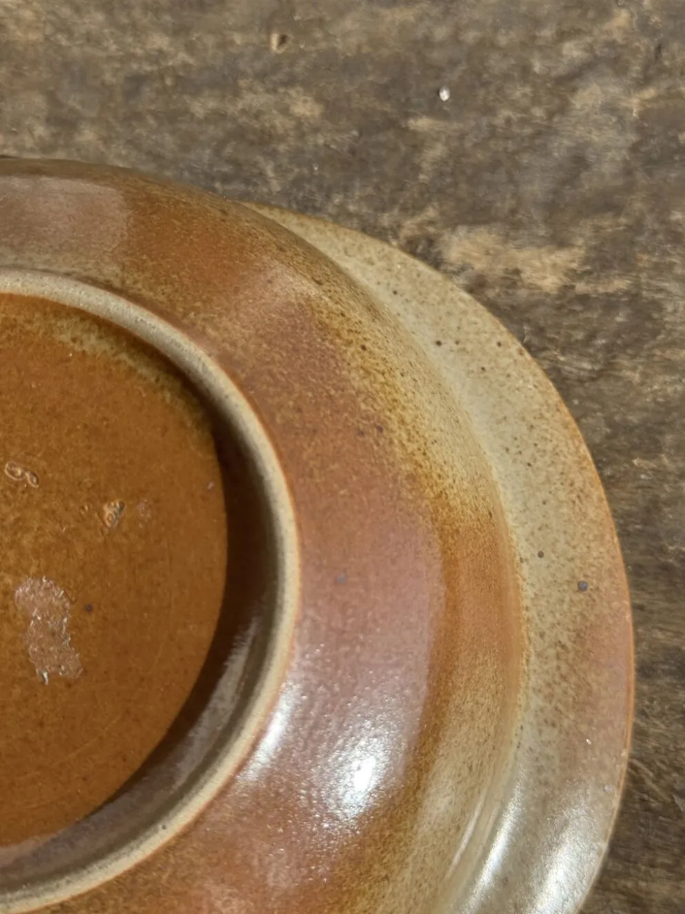 Petit bol en grès deux anses larges et plates D:15-18,5