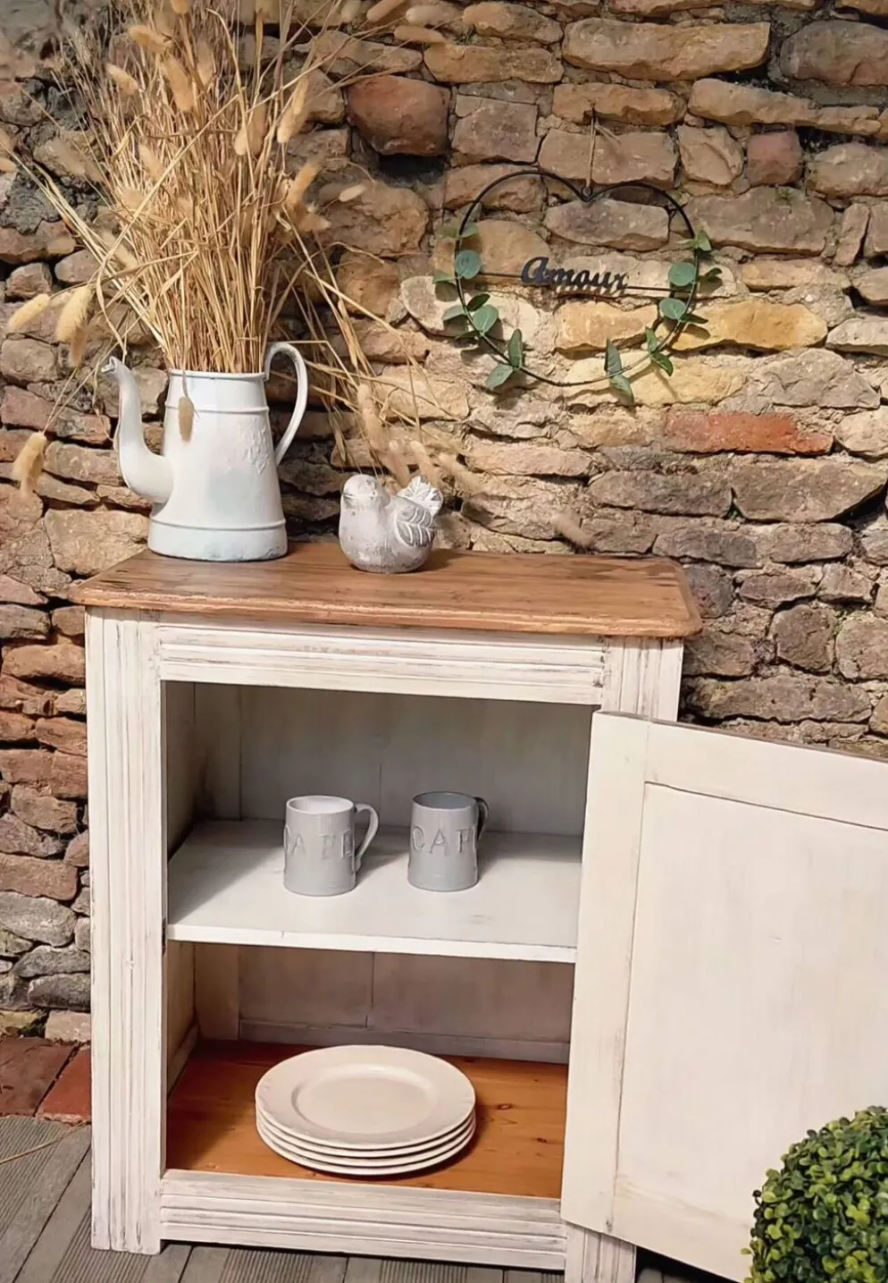 Petit buffet ancien