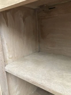 Petit buffet ancien en bois