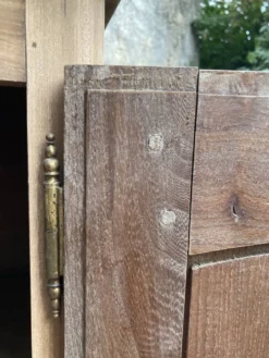 Petit buffet ancien en bois