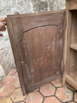 Petit buffet ancien en bois