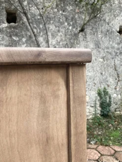 Petit buffet ancien en bois