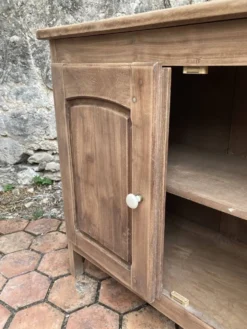 Petit buffet ancien en bois